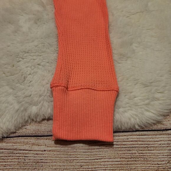 We the free neon peach colored over sized long-sleeved tee - Picture 4 of 6